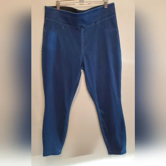 286. NWT - HALARA Flex Denim Pull-On Ankle Capri Jeans - Picture 3 of 9